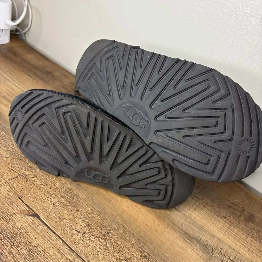 UGG Black Ankle Boots Girls sz 1 preworn